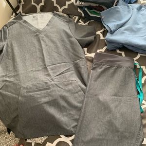 FIGS Kangaroo Pocket & Basic Scrub Pants